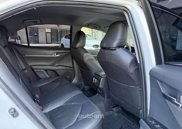 Toyota Camry 2021 — լուսանկար 8