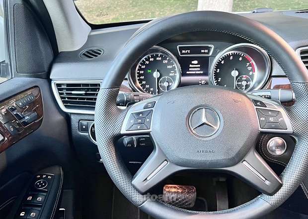 Mercedes-Benz ML 350 2014 — լուսանկար 11