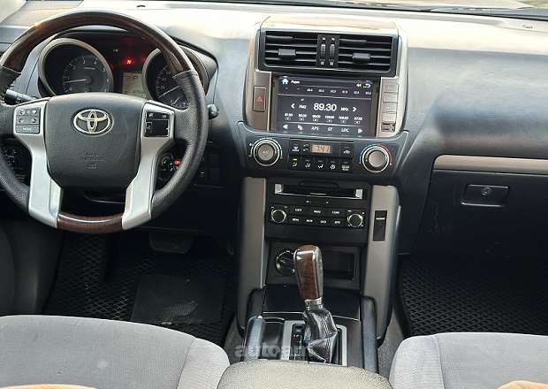 Toyota Land Cruiser Prado 2012 — photo 8
