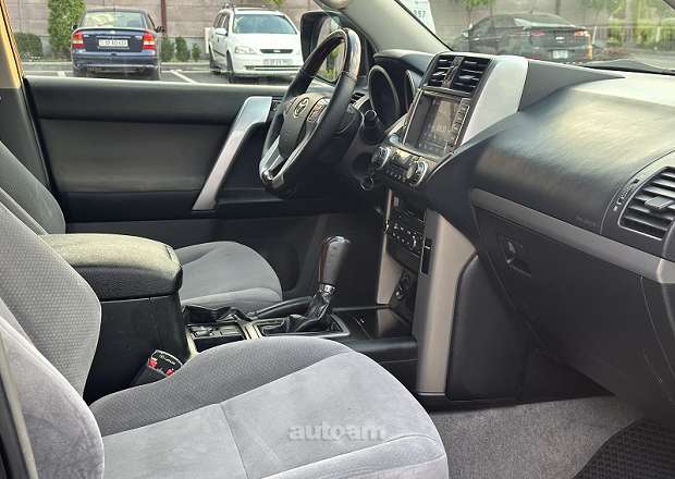 Toyota Land Cruiser Prado 2012 — photo 7