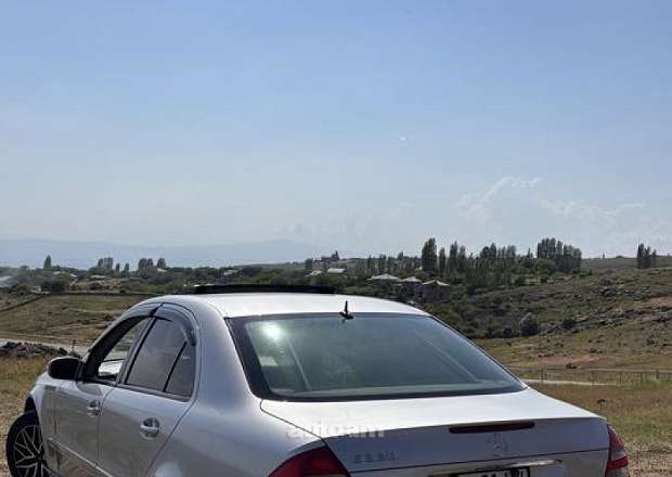 Mercedes-Benz E-Class 2004 — լուսանկար 2