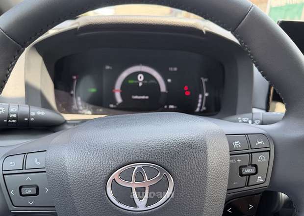 Toyota C-HR 2025 — լուսանկար 4
