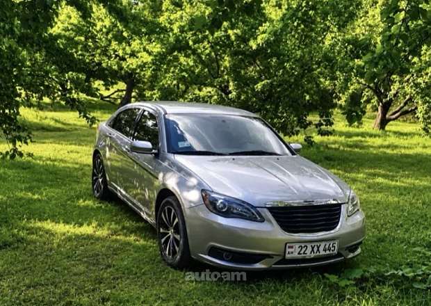 Chrysler 200 2013 — լուսանկար 1