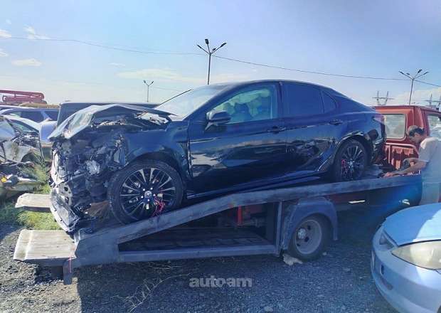 Toyota Camry 2019 — լուսանկար 1