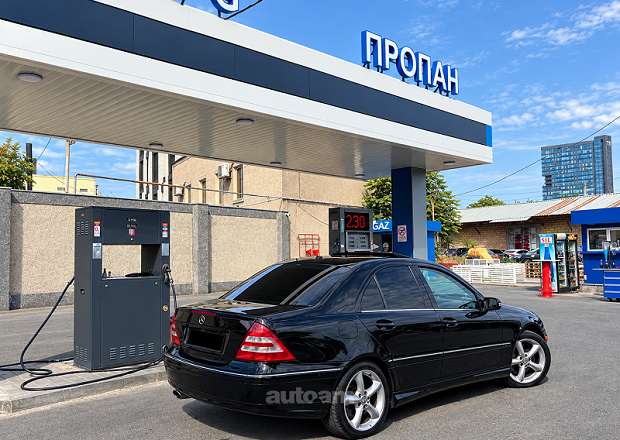 Mercedes-Benz C 230 2006 — photo 2