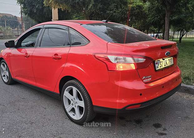 Ford Focus 2011 — լուսանկար 6