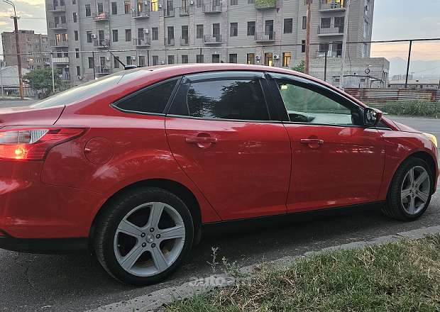 Ford Focus 2011 — լուսանկար 5