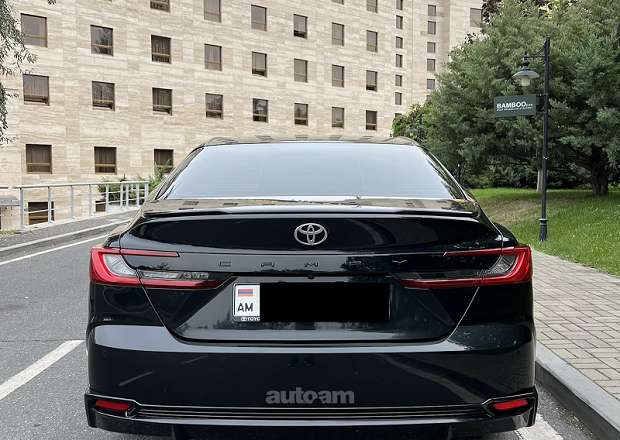 Toyota Camry 2024 — լուսանկար 4