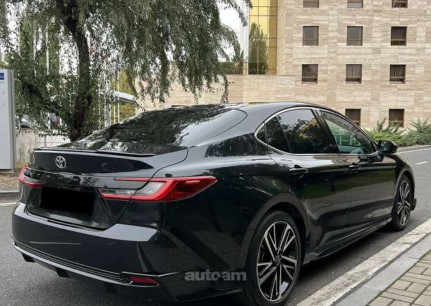 Toyota Camry 2024 — լուսանկար 5