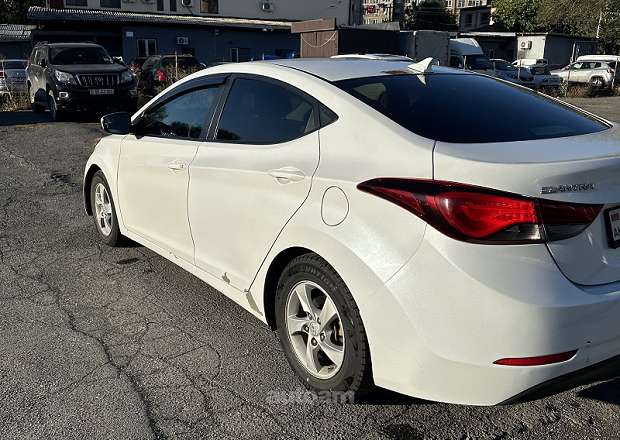 Hyundai Elantra 2014 — photo 3