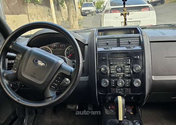 Ford Escape 2011 — լուսանկար 8