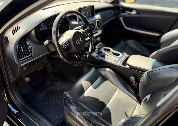 Kia Stinger 2018 — photo 8
