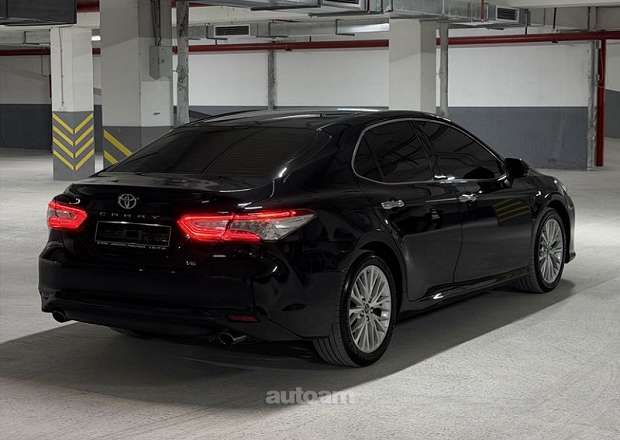 Toyota Camry 2018 — լուսանկար 7
