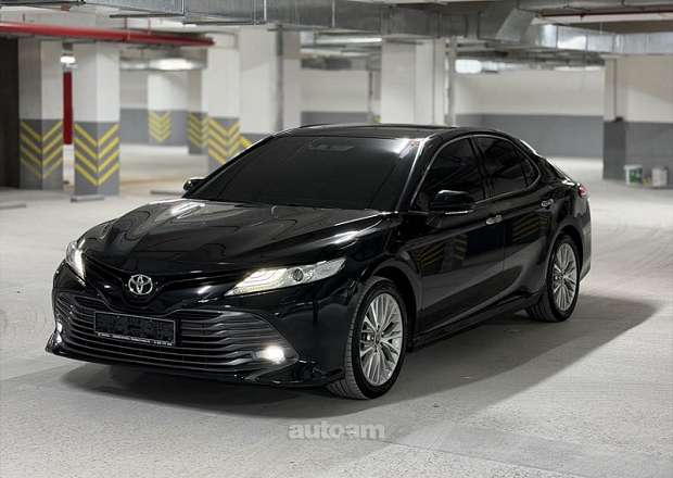 Toyota Camry 2018 — լուսանկար 3
