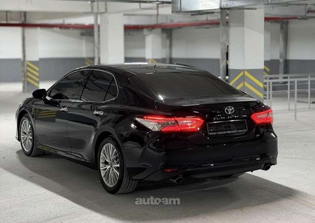 Toyota Camry 2018 — լուսանկար 5