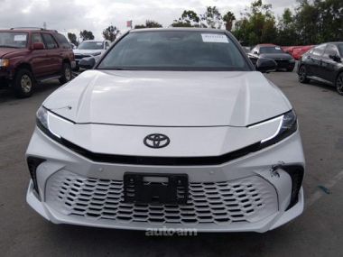 Toyota Camry  2025 