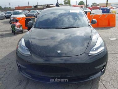 Tesla Model 3  2022 