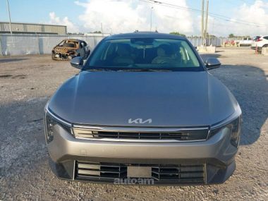 Kia K5  2025 