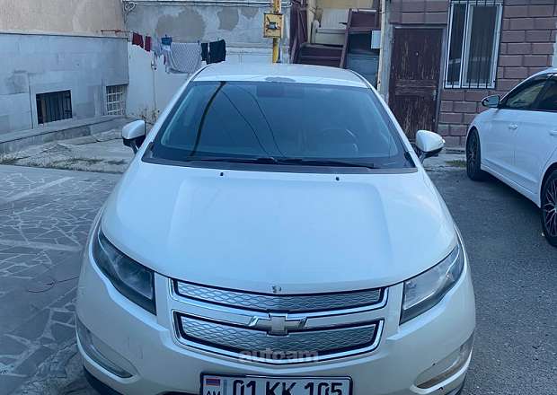 Chevrolet Volt 2013 — photo 1