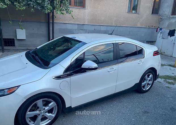 Chevrolet Volt 2013 — photo 3