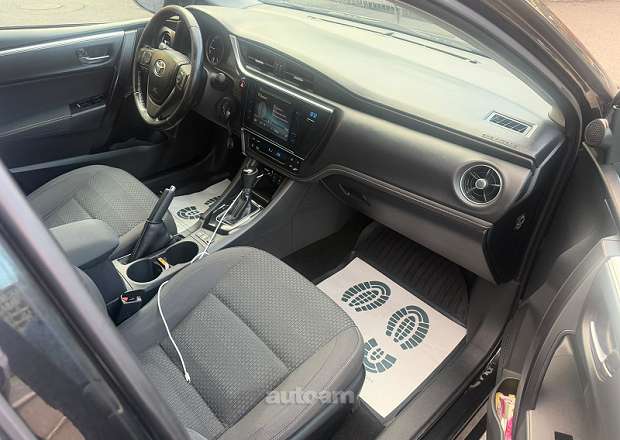 Toyota Corolla 2018 — լուսանկար 10