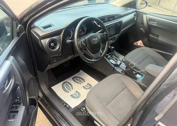 Toyota Corolla 2018 — լուսանկար 9