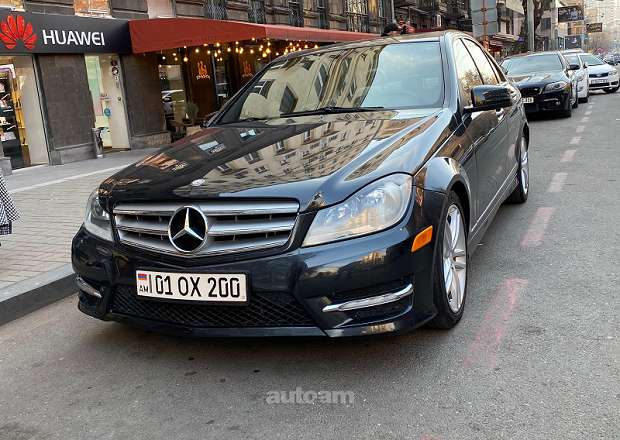 Mercedes-Benz C 300 2012 — լուսանկար 2