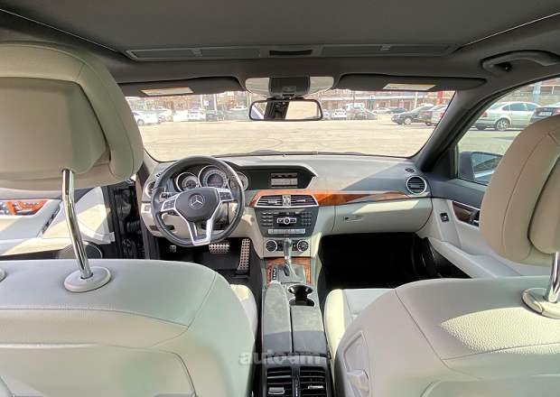 Mercedes-Benz C 300 2012 — լուսանկար 9