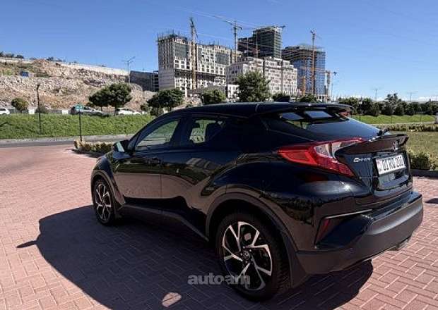Toyota C-HR 2019 — фото 4