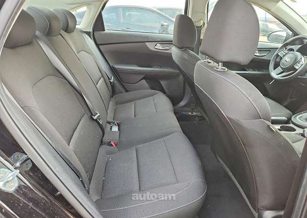 Kia Forte 2021 — photo 8