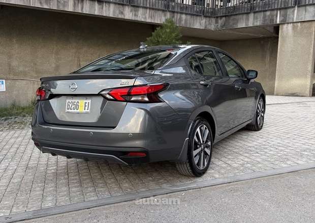 Nissan Versa 2020 — լուսանկար 3