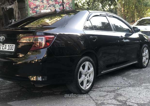 Toyota Camry 2012 — լուսանկար 3