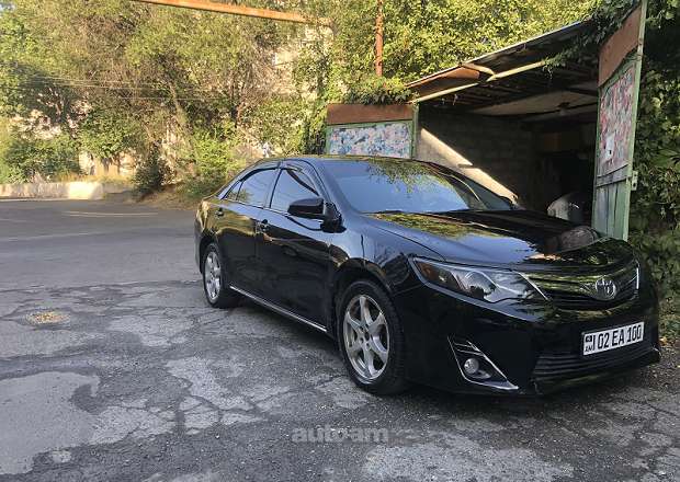 Toyota Camry 2012 — լուսանկար 1