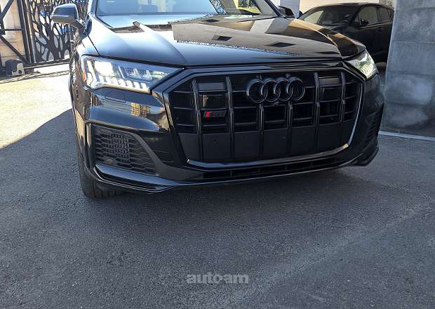 Audi Q7 2021 — լուսանկար 1