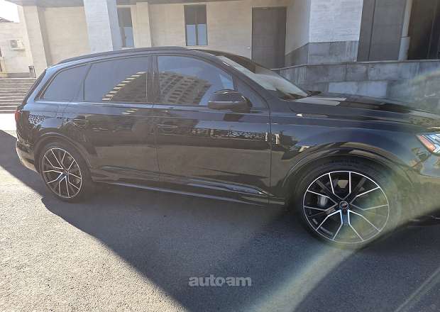 Audi Q7 2021 — լուսանկար 8