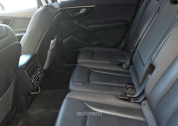 Audi Q7 2021 — լուսանկար 13