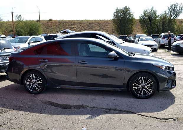 Kia Forte 2022 — լուսանկար 4
