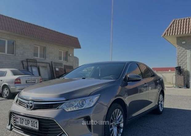 Toyota Camry 2015 — фото 4