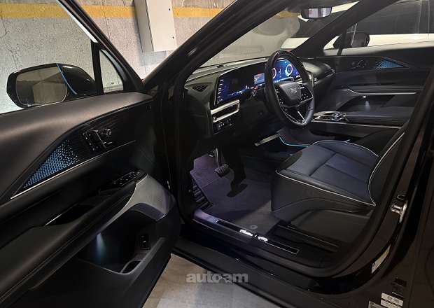 Cadillac Lyriq 2024 — photo 9