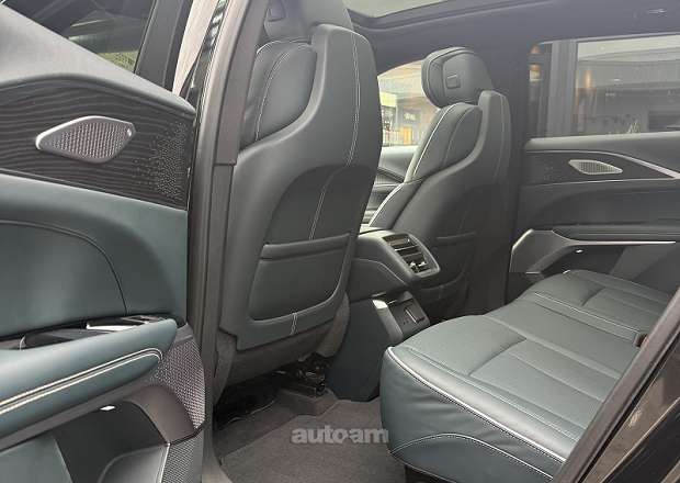 Cadillac Lyriq 2024 — photo 8