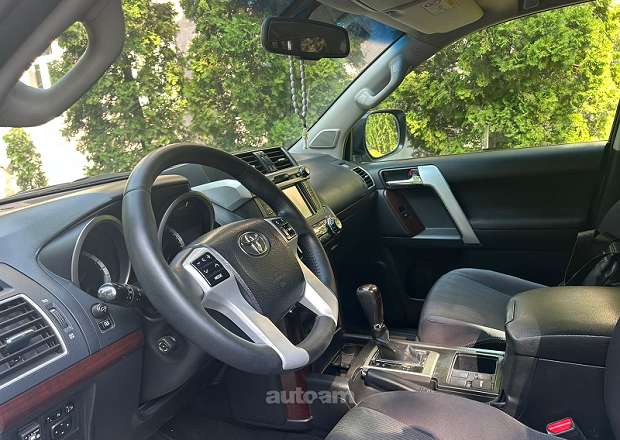 Toyota Land Cruiser Prado 2015 — լուսանկար 2