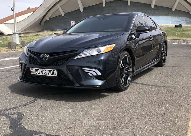 Toyota Camry 2019 — photo 1