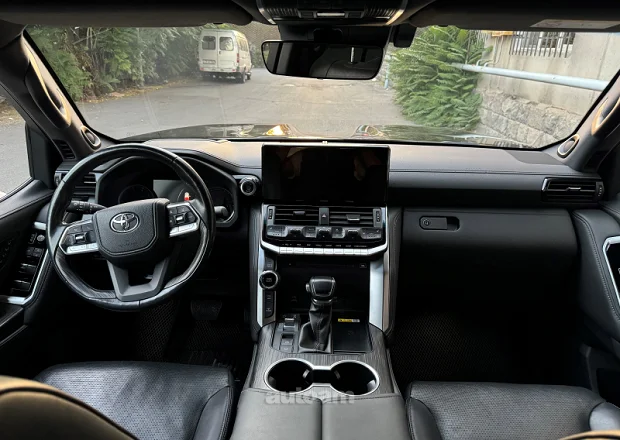 Toyota Land Cruiser 300 2022 — լուսանկար 5