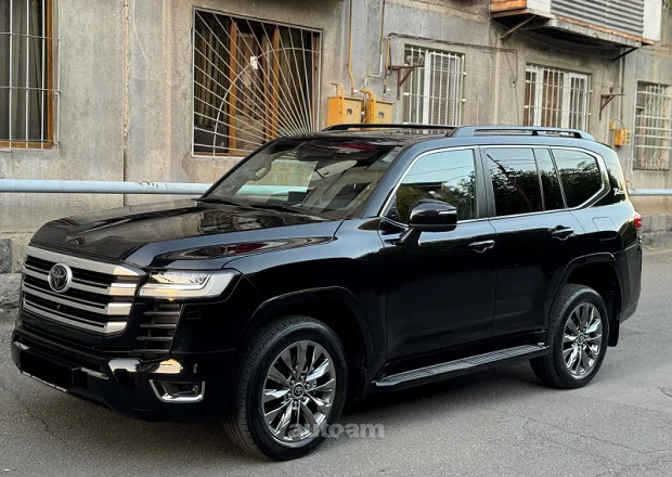 Toyota Land Cruiser 300 2022 — լուսանկար 3