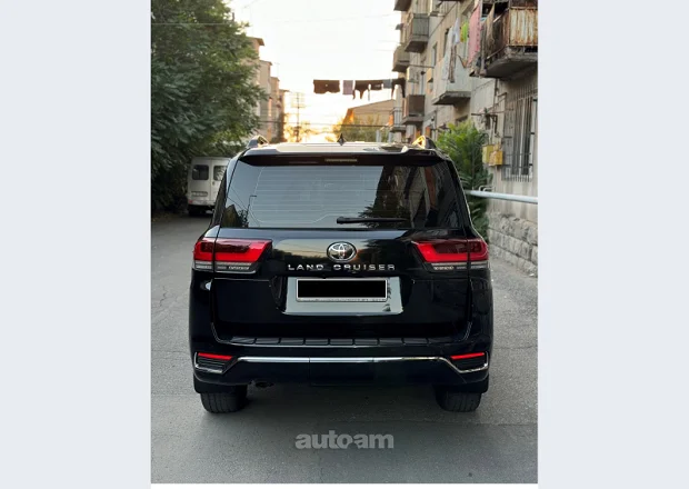 Toyota Land Cruiser 300 2022 — լուսանկար 4