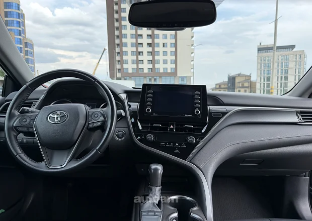 Toyota Camry 2022 — լուսանկար 4