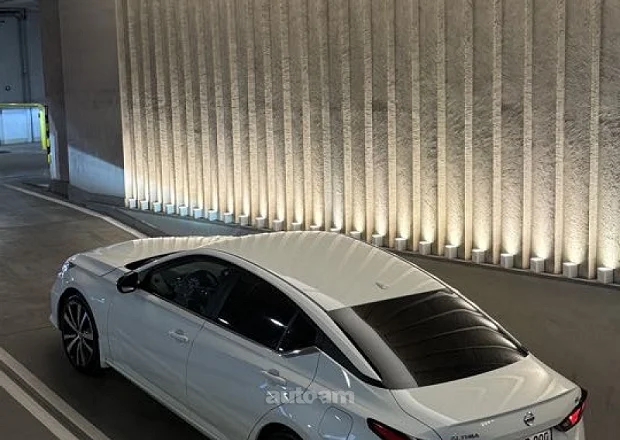 Nissan Altima 2022 — photo 4