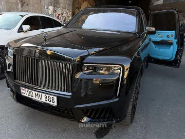 Rolls Royce Cullinan, 2023