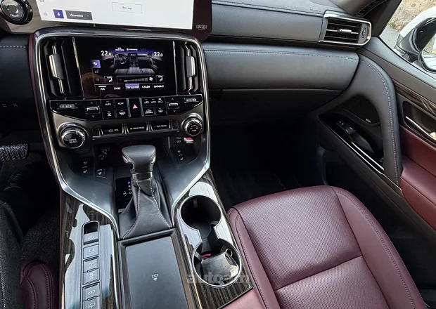 Lexus LX 600 2024 — լուսանկար 13