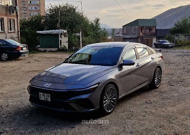 Hyundai Elantra 2024 — լուսանկար 3